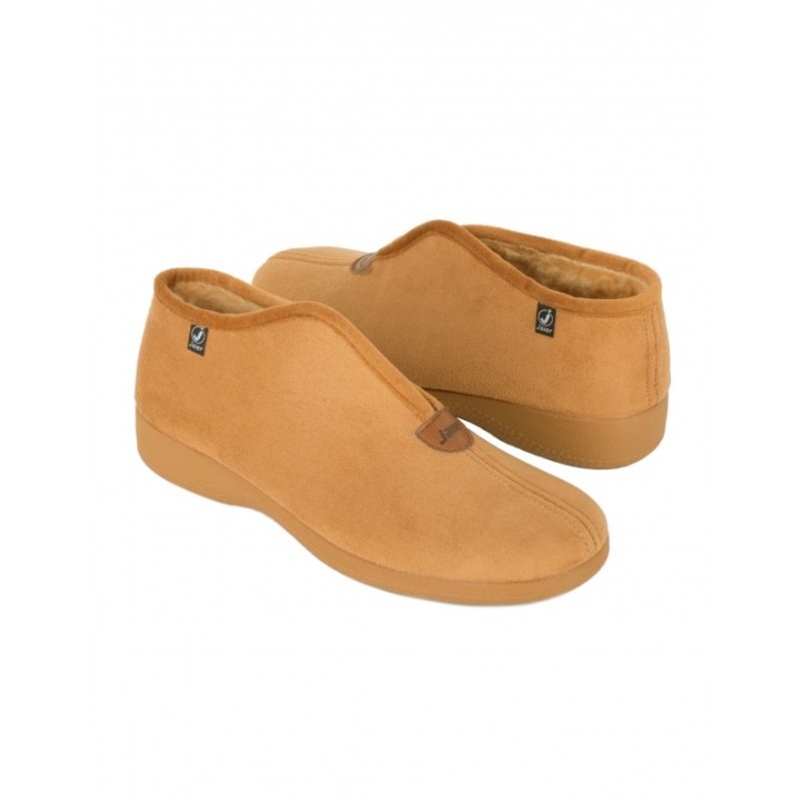 Zapatillas de Casa Abotinadas Escote Pico Cuero