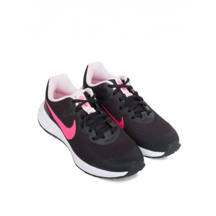 NIKE Revolution 6 Negras Logo Fucsia