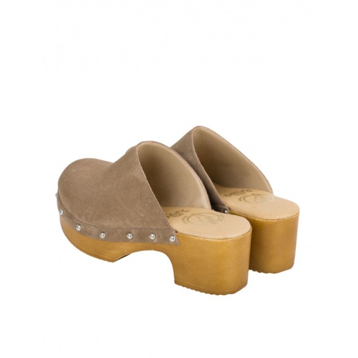 Zuecos Tachuelas Taupe PERA LIMONERA