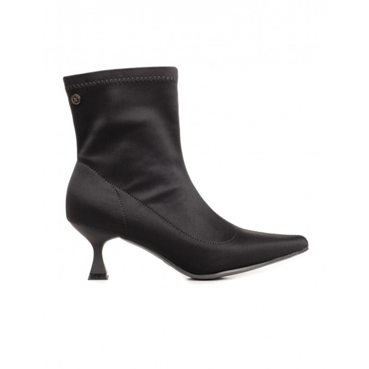 XTI Botines Veganos Tacon Kitten Negros