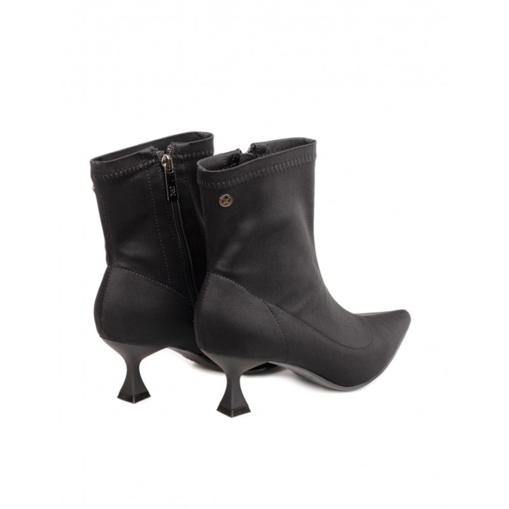 XTI Botines Veganos Tacon Kitten Negros