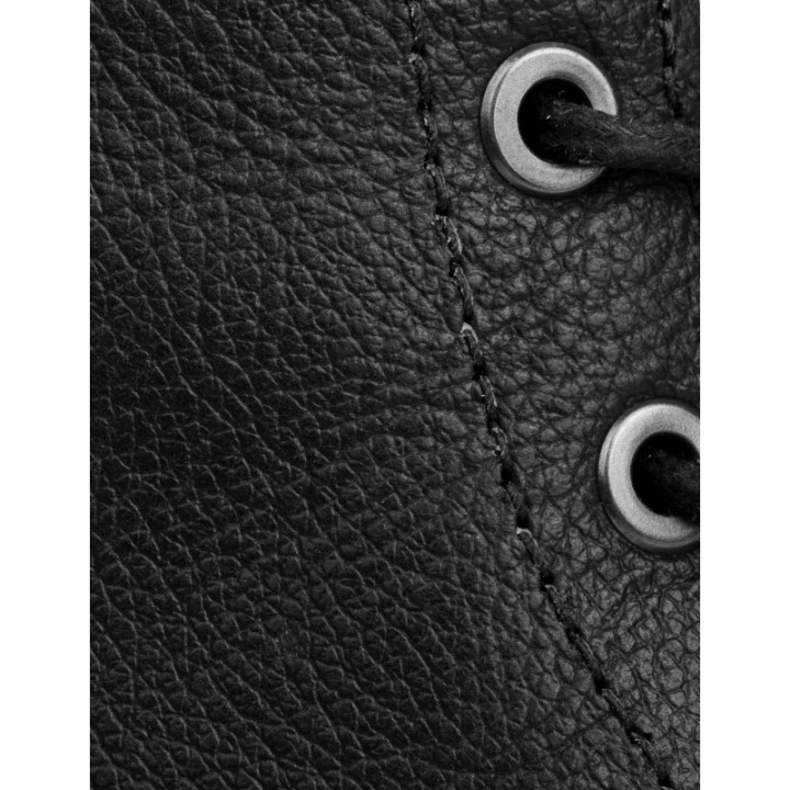 Botas Cordones Suela Track Negras PERA LIMONERA