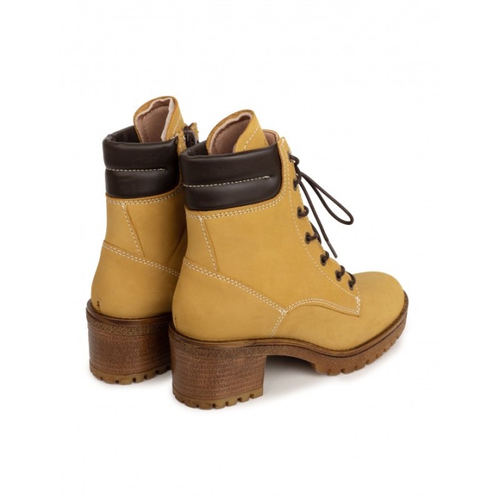 Botas Cordones Suela Track Mostaza PERA LIMONERA