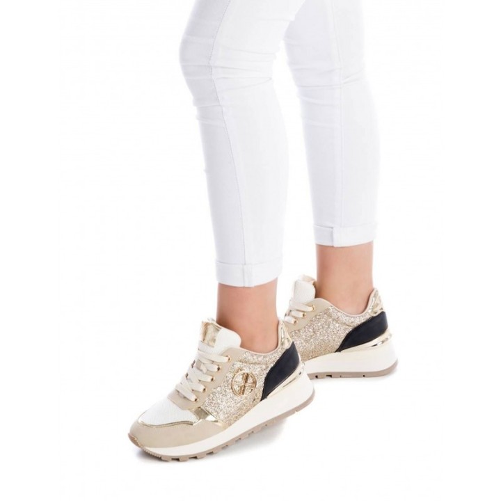XTI Zapatillas Cuna Purpurina Doradas
