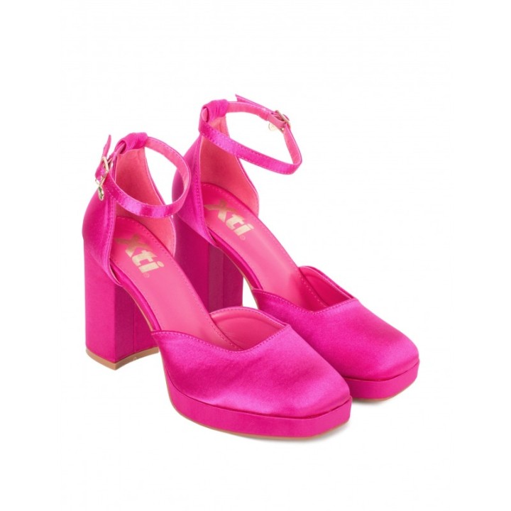 XTI Sandalias Plataforma Raso Fucsia