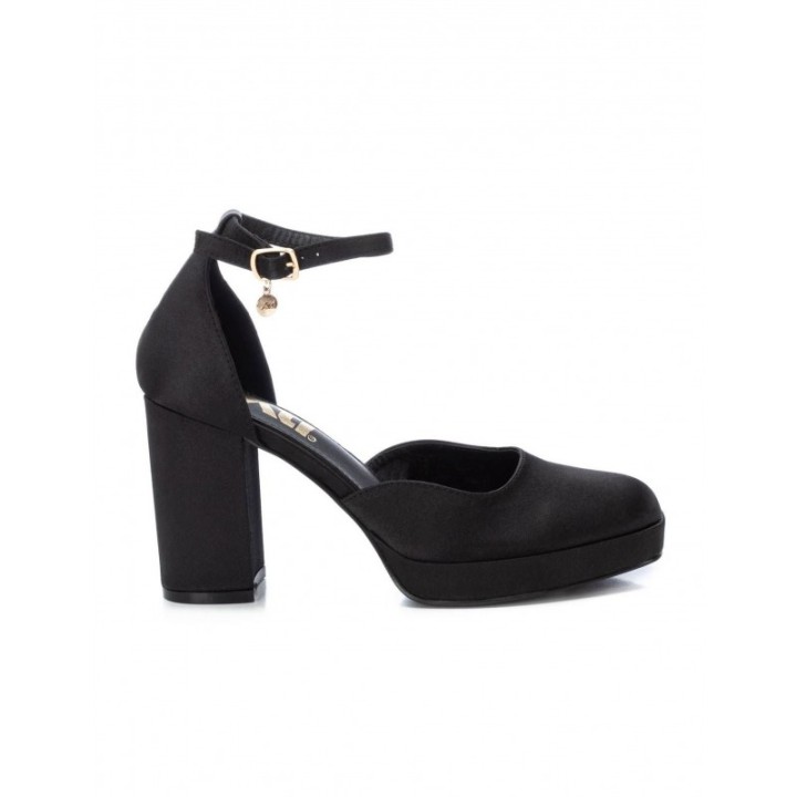 XTI Sandalias Plataforma Raso Negras