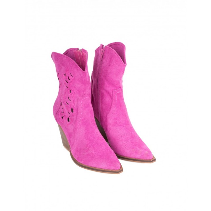 Botines Camperos Calados Tacon Fucsia