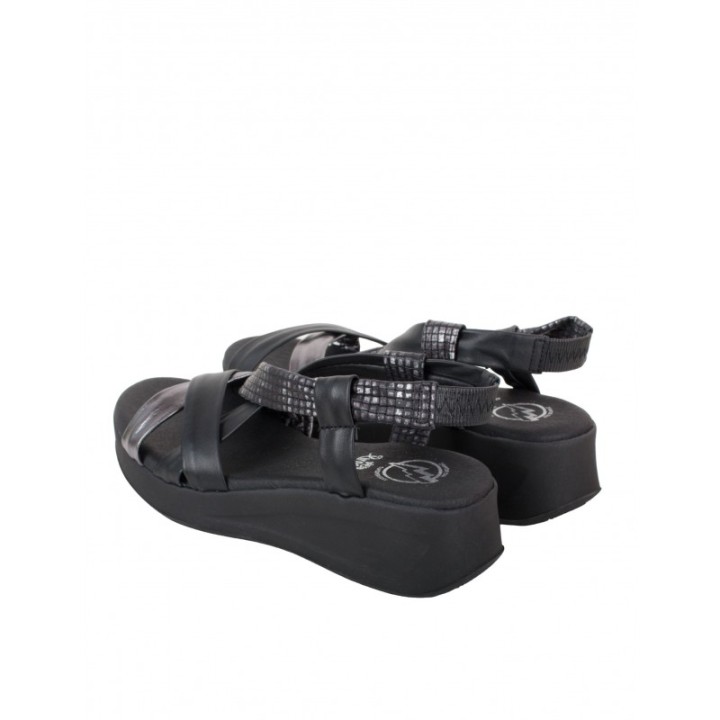 Sandalias Tiras Tubulares Negras PERA LIMONERA