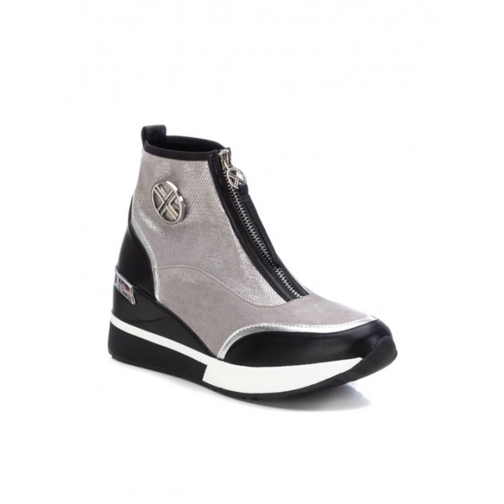 XTI Botines Deportivos Cuna Plateados