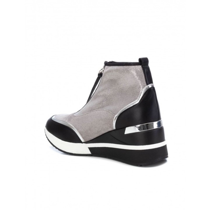 XTI Botines Deportivos Cuna Plateados