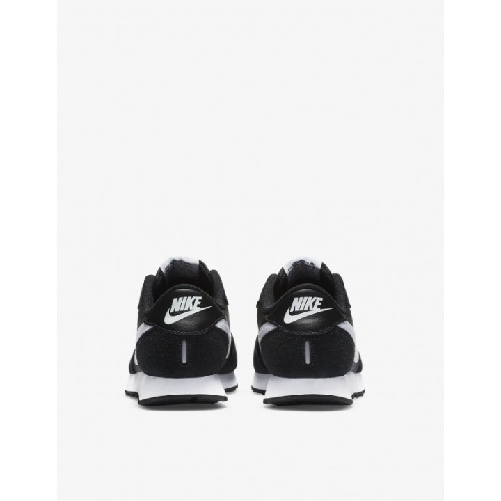 NIKE MD Valiant Negras