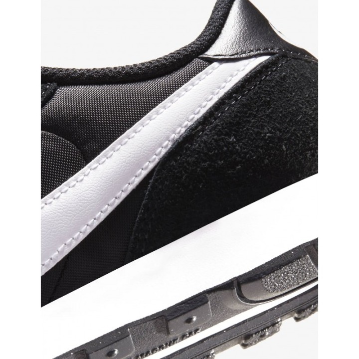 NIKE MD Valiant Negras