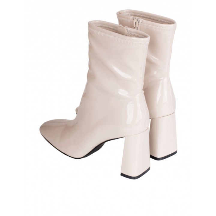 Botines Tacon Charol Beige