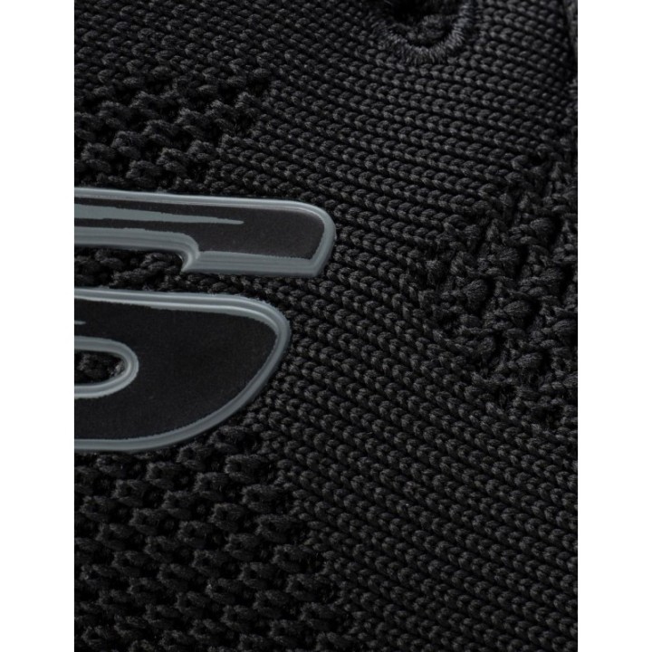 SKECHERS Summits Negras