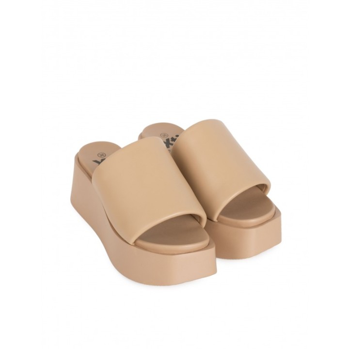 XTI Zuecos Plataforma Beige