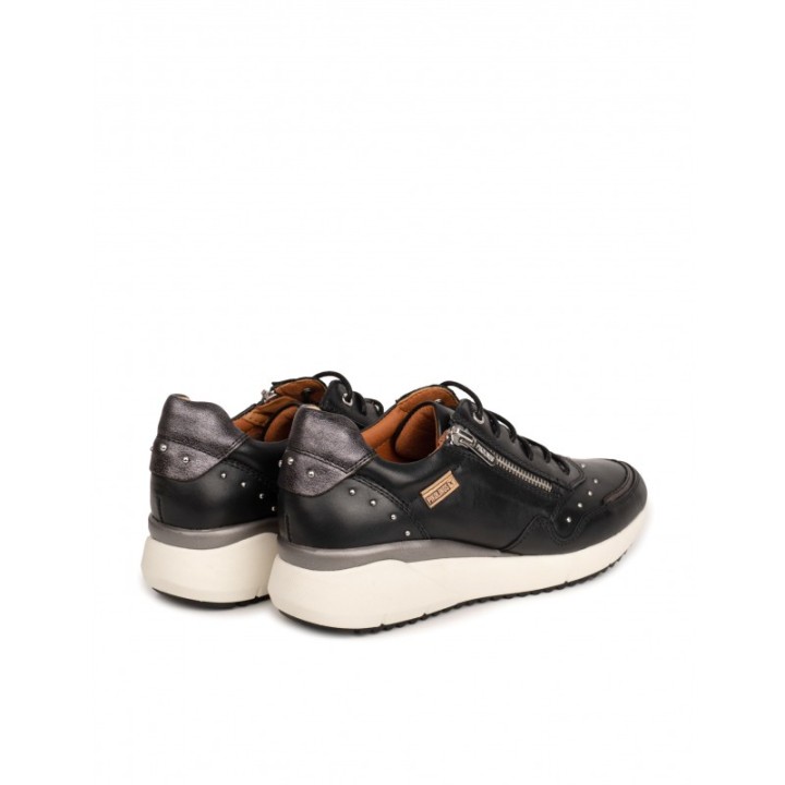 PIKOLINOS Deportivas Piel Negras Tachuelas