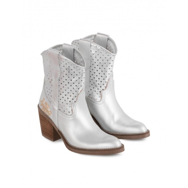 Botines Camperos Calados Corazon Plata PERA LIMONERA