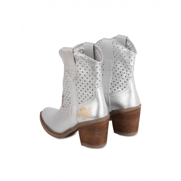 Botines Camperos Calados Corazon Plata PERA LIMONERA
