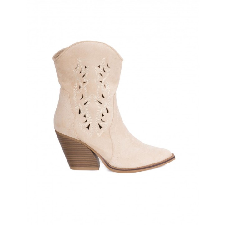 Botines Camperos Calados Tacon Beige