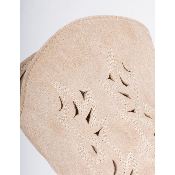 Botines Camperos Calados Tacon Beige