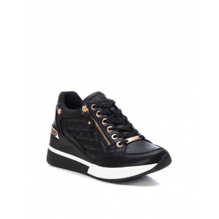 XTI Zapatillas Cuna Acolchadas Negras