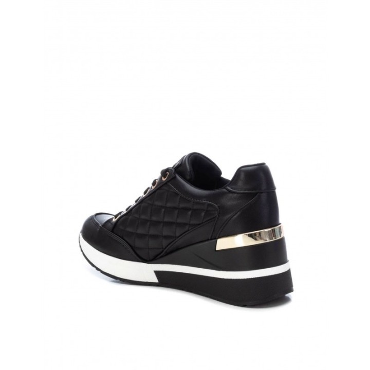 XTI Zapatillas Cuna Acolchadas Negras