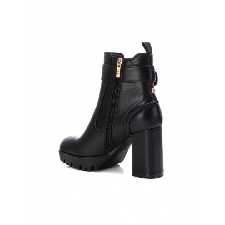 Botines Tacon Ancho Hebilla Negros XTI