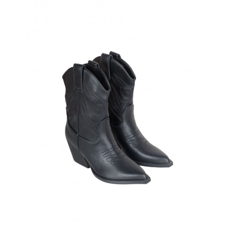 Botines Camperos Costuras Tacon Negros