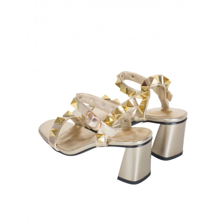 Sandalias Fiesta Doradas Tachuelas