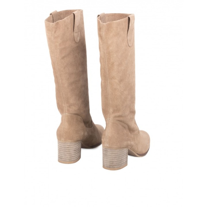 BRYAN Botas Altas Tacon Serraje Camel