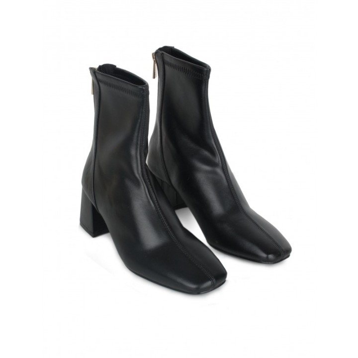 Botines Tacon Cuadrado Negros