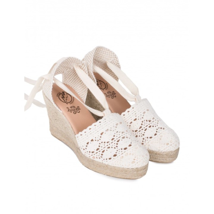 Alpargatas Cintas Crochet Beige PERA LIMONERA