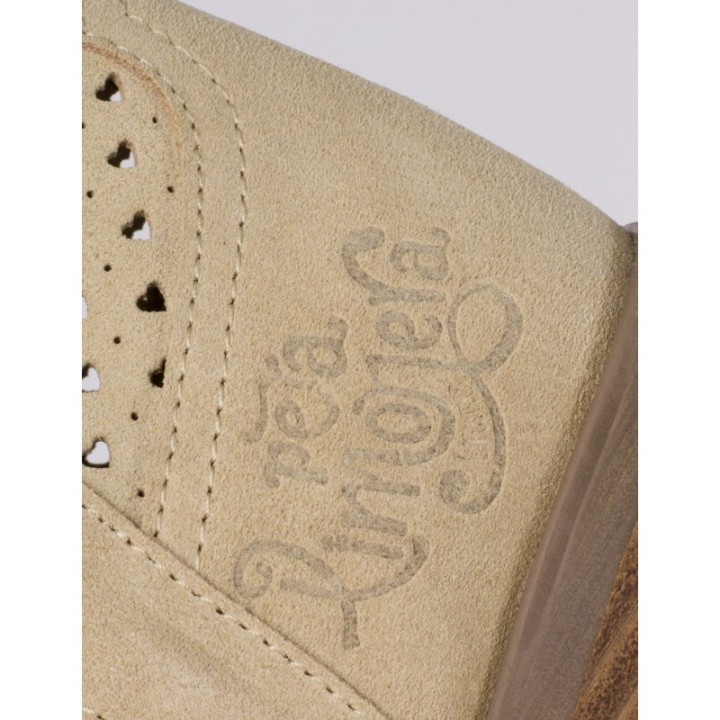Botines Camperos Calados Corazon Taupe PERA LIMONERA