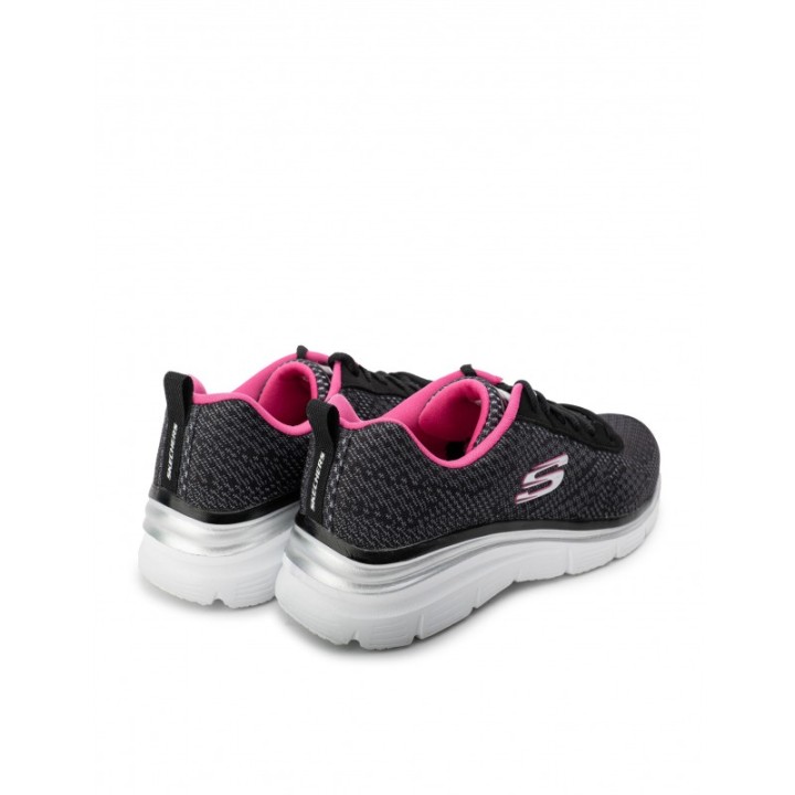 SKECHERS Deportivas Fashion Fit Negras